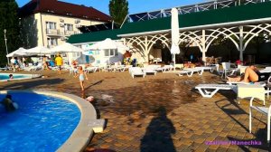 Обзор парк-отеля Лазурный берег Анапа/Территория, бассейны, зона спорта