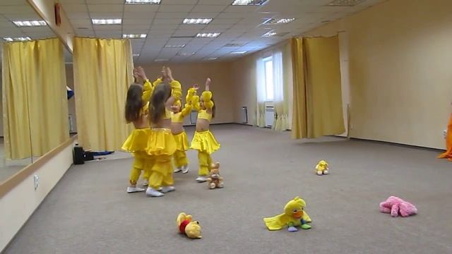 Детский восточный танец с игрушками смотреть онлайн