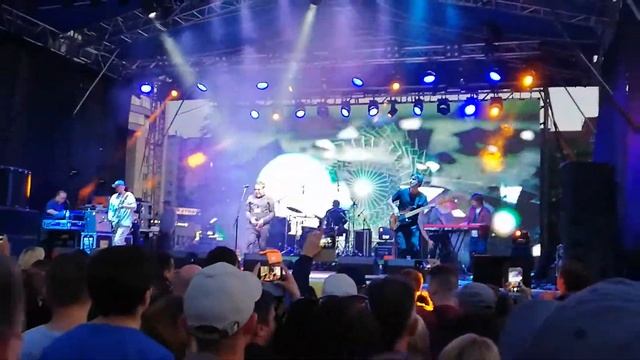 Танцы Минус - 10 Капель (Live @ Площадь Химиков, Череповец, 26.05.18) смотреть онлайн