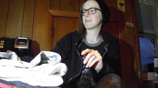Sara's haul Blu rays clothes ect... смотреть онлайн
