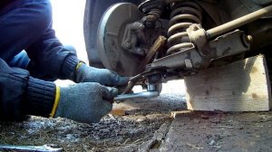 Стук в передней подвеске. Замена нижней шаровой опоры на ВАЗ-2107.