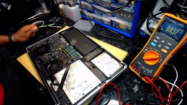 HOW TO FIX MACBOOK PRO A1286 820-2850-A GPU KERNAL PANIC ERROR BY REPLACING TANTALUM CAPACITOR смотреть онлайн