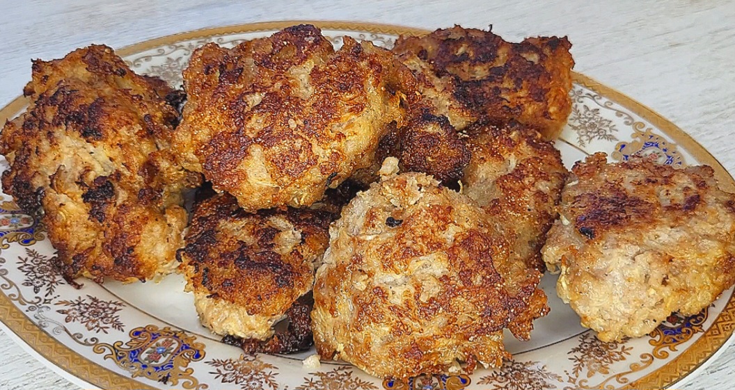 Сегодня приготовила,вкусный обед для детей в школу,котлеты с кабачками