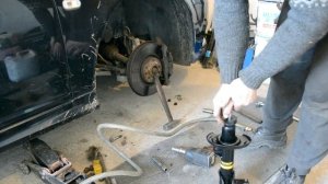 Прокачка стоек без разбора по заводской немецкой технологии!