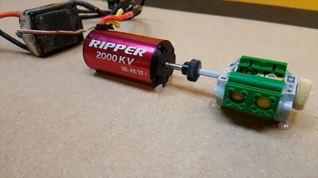 Lego Boxer Engine VS 50,000 RPM Catastrophic Failure Explodes!! Epic Sound смотреть онлайн