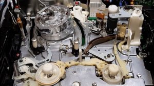 Видеомагнитофон Panasonic NV-HD650.