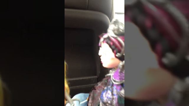 Песни кукол Монстер хай и эвер афтер хай смотреть онлайн