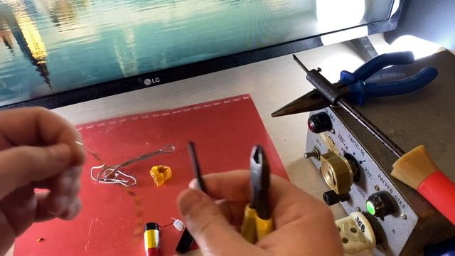 Ліхтарик своїми руками: все що є під рукою? смотреть онлайн