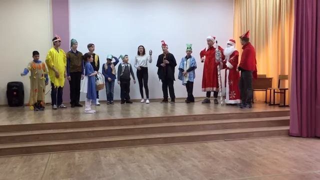 Выступление театра "МАСКИ" с постановкой "12 месяцев" смотреть онлайн