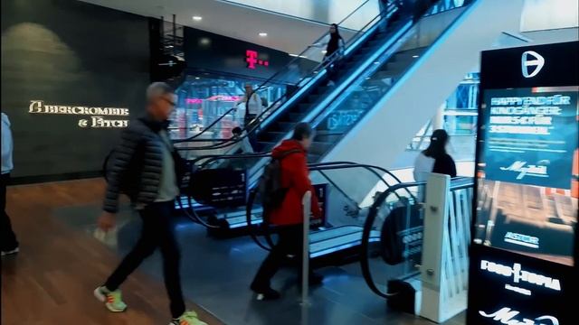 Frankfurt Shopping Mall | Frankfurt Germany | Frankfurt Shopping Street смотреть онлайн