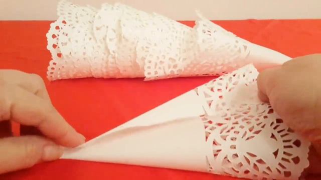 Шикарные снежинки из ажурных салфеток Paper Snowflake смотреть онлайн