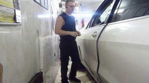 Как разобрать дверь BMW x7 и вынуть стекло