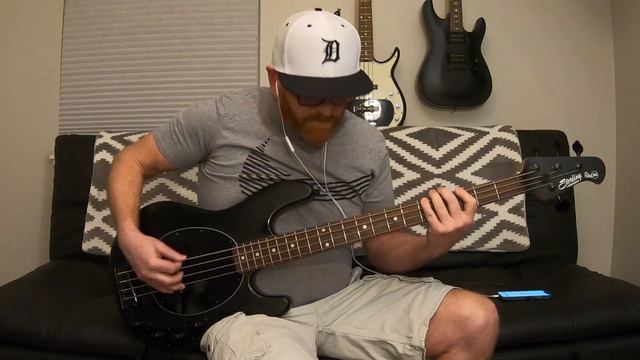 Twisted Sister: I Wanna Rock (Bass Cover) смотреть онлайн