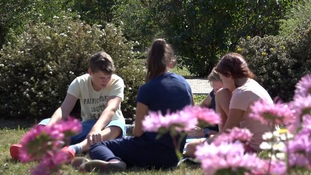 Есть где-то страна бесконечного лета... / Ника Лерман, 11 лет. Читает Мария Ронжина. #лето смотреть онлайн