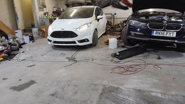 Rebuilding a wrecked stolen Ford fiesta ST PART 4 смотреть онлайн