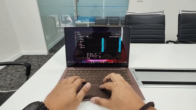 ปล่อยของ Jumper Ezbook X3 air Made with Clipchamp смотреть онлайн