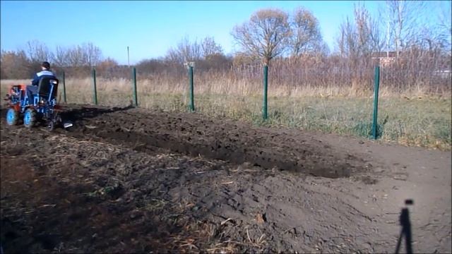 Пашу огород своим МТ 4х4 смотреть онлайн