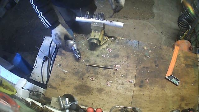 полка своими рукми для резцов и метчиков. Работа на токарке. смотреть онлайн