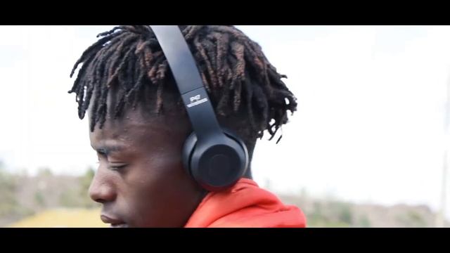 P47 wireless headphones advert смотреть онлайн