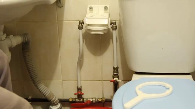 Замена фильтра или как поменять магистральный фильтр для очистки воды своими руками!!! смотреть онлайн