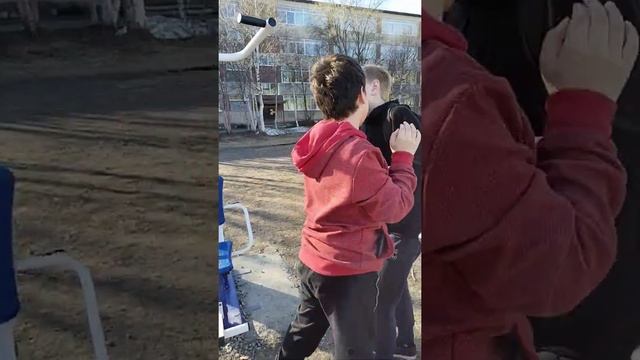 Ярик побил мой рекорд по подтягиванию смотреть онлайн