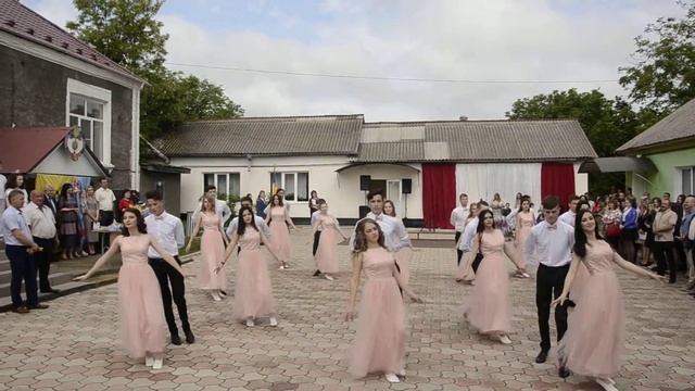 Сокирянська гімназія. Вальс 11 класу смотреть онлайн