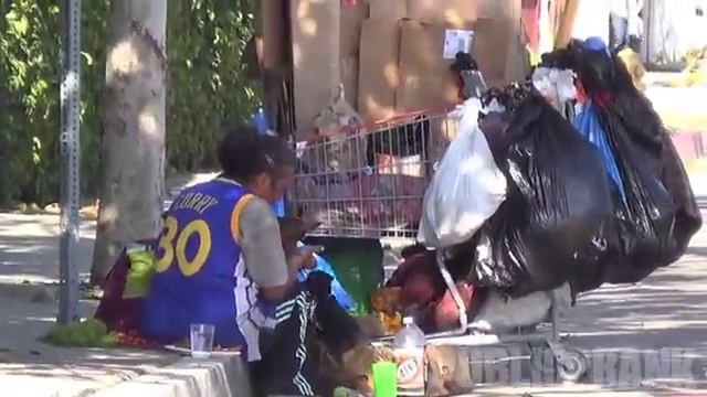 Смотреть Парень помог нескольким людям, но тронул сердца миллионов видео онлайн бесплатно Приколы смотреть онлайн