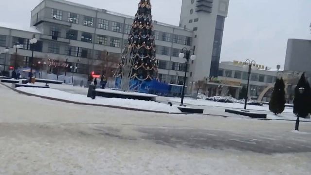 Путешествуйте с нами. Новогодняя елка Южного ж.д. вокзала Харьков Украина 2017 смотреть онлайн
