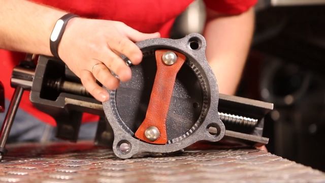 Сравнительный обзор 3х слесарных тисков WILTON модели "практик" / "механик" / "мастеская" смотреть онлайн