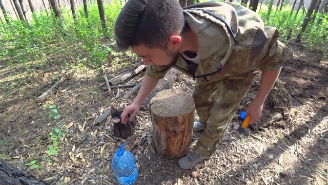 ЖАРА +32°. МОЙ ОГОРОД В ЛЕСУ. ВЫКОПАЛ ГРЯДКУ И КОЕ-ЧТО ПОСАДИЛ. ПРОДОЛЖАЮ СТРОИТЬ БЕСЕДКУ. смотреть онлайн
