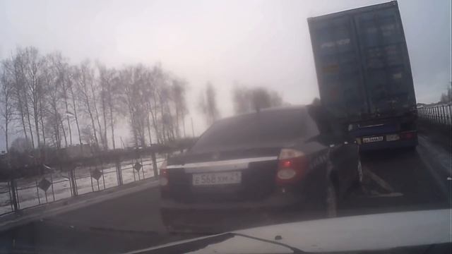 Джили Е568ХМ21, М7 под Чебоксарами смотреть онлайн