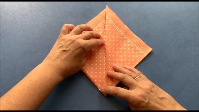 Как красиво сложить салфетки на праздничный стол | Napkin folding tutorial смотреть онлайн