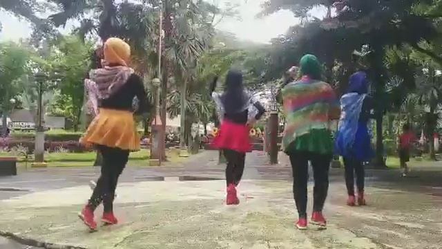 Samba fuego line dance coreo Chika Harsari. 300121 смотреть онлайн