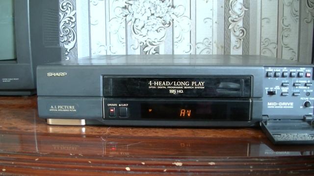 Видеомагнитофон Sharp