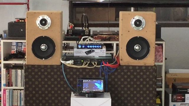 เทสชุดฟังเพลงนอกรถSQL смотреть онлайн