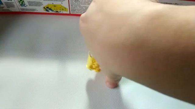 Новогодний АДВЕНТ КАЛЕНДАРЬ КИНДЕР 2020 из Чехии Adventní kalendář Kinder SURPRISE 2019 смотреть онлайн
