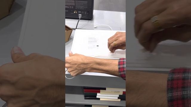 Unboxing of MacBook air M2 Bionic chip 8 core Cpu 8 core Gpu 256 GB storage смотреть онлайн