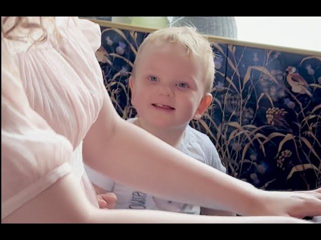 Gavriil Asks His Siters To Sing His Favourite Song More And More - Гавриил просит сестер петь романс