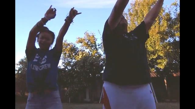 MY DAD KNOWS HOW TO TWERK?!?!?! JuJu On That Beat Behind The Scenes | yourregularmalaya смотреть онлайн