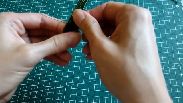 Орхидея из бисера.Часть 6. Плетение листа. смотреть онлайн