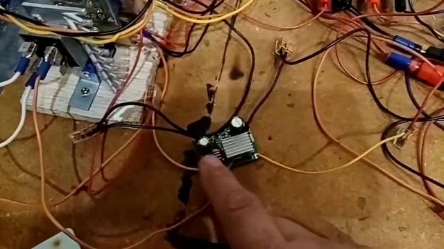 Понижающий СТАБИЛИЗАТОР DC-DC с 0-120V - вход на 12V3A - выход. смотреть онлайн