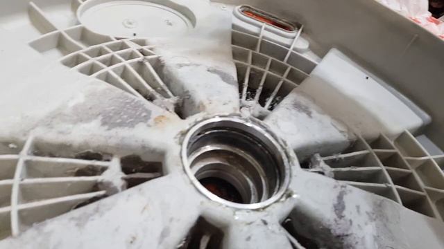 Ремонт задней крышки бака на стиралки LG смотреть онлайн