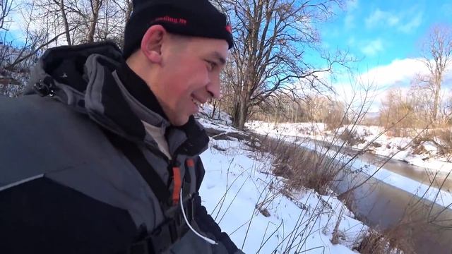Поставил ВЕРТОЛЕТЫ на КРУПНУЮ РЫБУ. Ловля ПЛОТВЫ на реке. Зимняя рыбалка 2022. смотреть онлайн