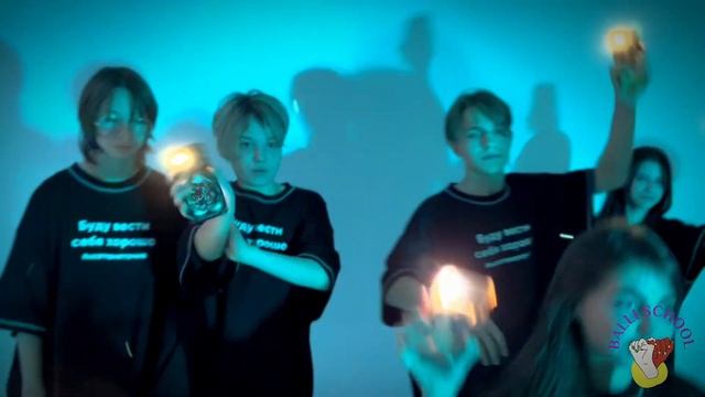 ПРОФЕССИОНАЛЬНЫЙ ДЕТСКИЙ МЕЖДУНАРОДНЫЙ ЛАГЕРЬ | день 2 смотреть онлайн