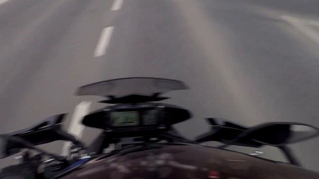 Yamaha MT-09 Tracer VS Mercedes A45