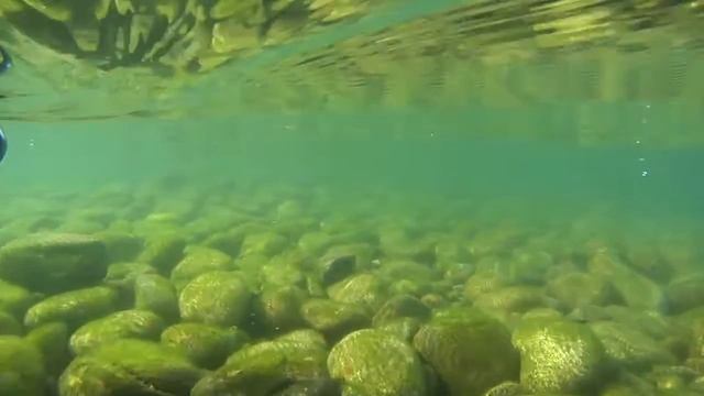 Озеро Байкал под водой.