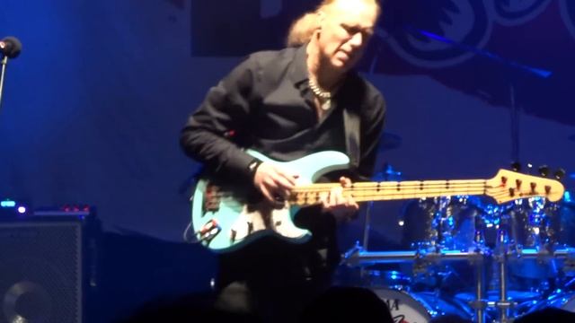 The Winery Dogs Birmingham 5th February 2016 bass solo смотреть онлайн
