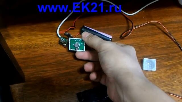 Автономный LED светильник с солнечной панелью, датчиком движения и освещенности смотреть онлайн