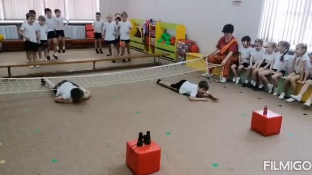 Спортивное развлечение Хочется мальчишкам в Армии служить смотреть онлайн