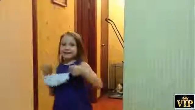 приколы про маленьких детей. КОГДА ВЫРАСТУ - СТАНУ ШЛЮХОЙ))))) смотреть онлайн
